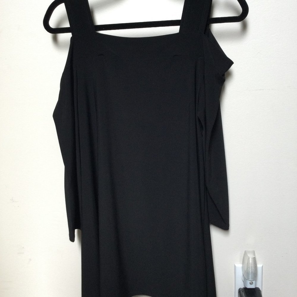 BLACK AND SEXY COLD SHOULDER TOP